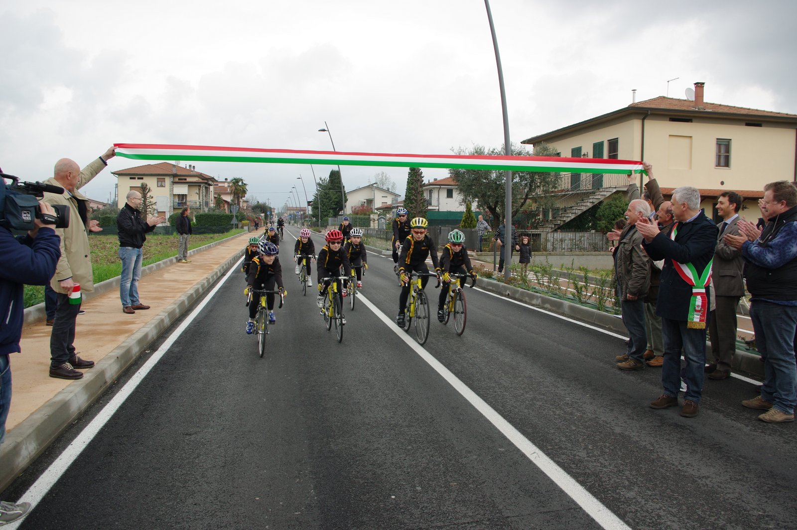 Ciclisti in via del Casalino